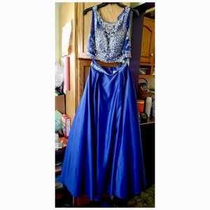 COYA | 2 piece prom dress